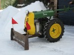 na co kupovat v době krize drahé stroje na odklízení sněhu?!bohatě postačí trochu upravený motorobot PF 62 :)