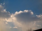 Z oblaku cumulus, ako vidno na fotografii vypadávajú zrážky, ale kým dospejú až k zemi, vyparia sa.