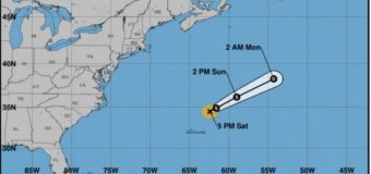 První subtropická bouře Ana se utvořila východně od Bermud